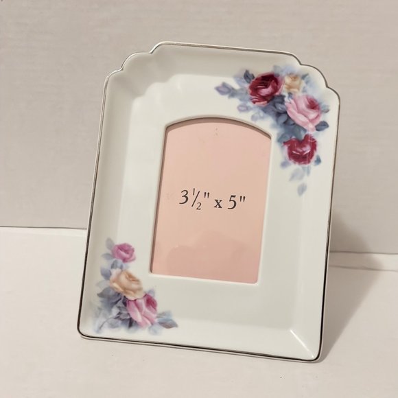 AVON Vint. Rose Vanity Collection Photo Frame Holds 3 1/2 x 5 Picture Hang/Stand - Picture 1 of 9